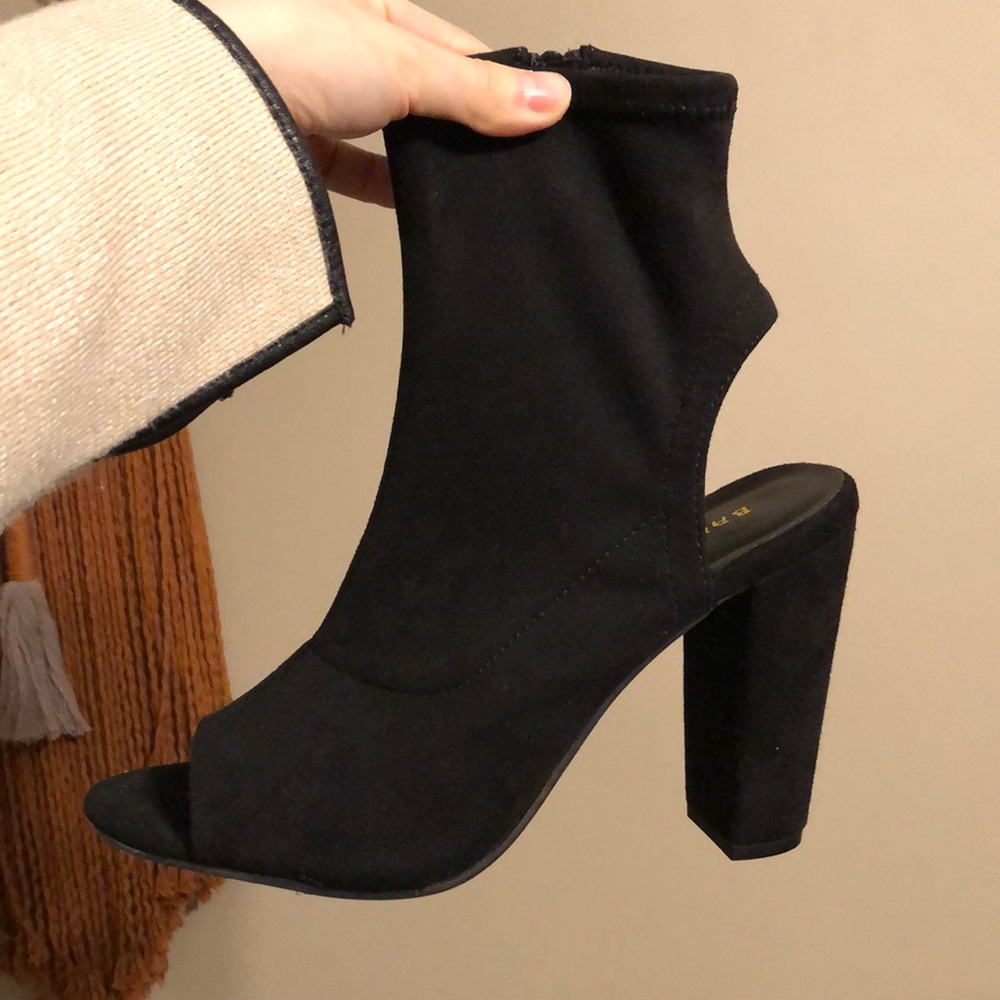 Black velvet heels